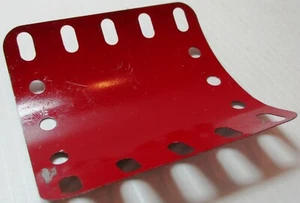 Meccano - Plaque flexible section 200 C 5 x 5 rouge moyen - Occasion d'origine peu marques 2 - Photo 1/12