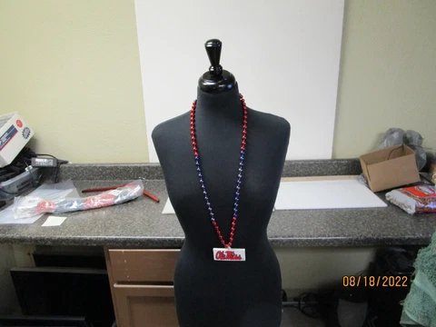 Qty (2) University of Mississippi Ole Miss Rebels Mardi Gras Sports Beads Cover