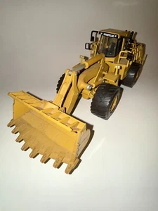 Caterpillar 992G Wheel Loader by Norscot 1:50 Diecast Model - Picture 1 of 4