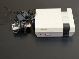 Nintendo Entertainment System Home Console Gray NES VG+ w/1 Controller