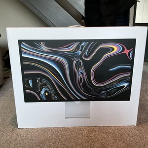 Apple Studio Display 5k Retina 60 Hz 27 Zoll Monitor Silber 2022 - Bild 1 von 6
