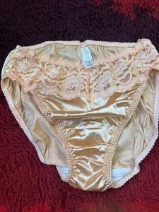 Mutandine vintage Victoria's Secret raso lucido pizzo pesca taglio alto medie USA anni 80 - Foto 1 di 7