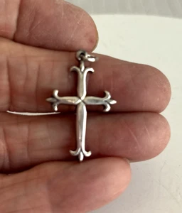 "Colgante cruz mediana James Avery Sterling Fleuree retirado 1 1/4"" incluye paca" - Imagen 1 de 6