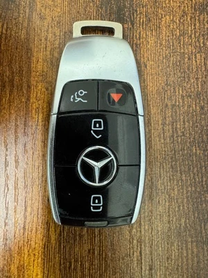 Mando a distancia sin llave genuino Mercedes-Benz E300 4 botones, llave inteligente Foto 1 de 2