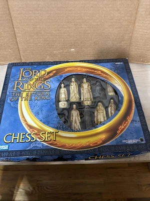 Lord Of The Rings The Return Of The KIng Parker Brothers Chess Set 2003 Complete - Image 1 of 4