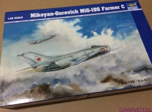 Trumpeter 1/48 02803 Mikoyan-Gurevich MiG-19S Farmer C - Picture 1 of 4