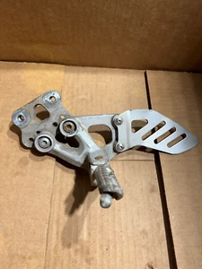 2007 suzuki gsxr 600 left foot peg - Picture 1 of 5