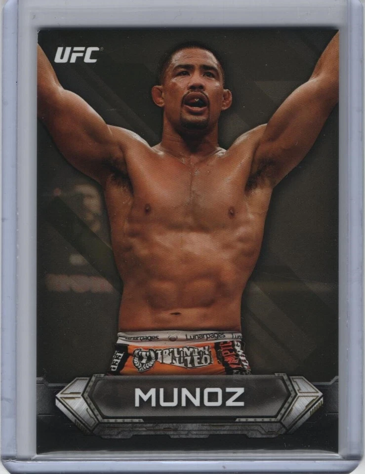 2014 Topps UFC Knockout Gold Parallel #71 Mark Munoz 110/219 - Image 1 of 1