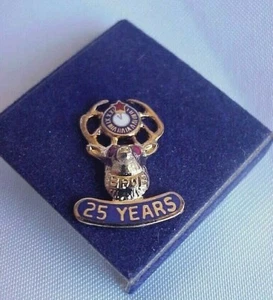 Elks 25 Year Member Award Pin BPOE w/ Plastic Case - Picture 1 of 3