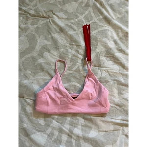 Left on Friday Sunday bikini top light pink small nwt - Picture 1 of 7