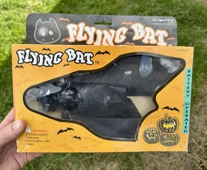 Vintage Flying Bay Halloween Fly Around Bat Battery Operated NOS New #2 - Picture 1 of 4
