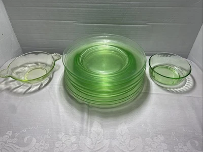 Lot Of Vintage Shear Green Depression Glass - Plates Bowl And Ash Tray - Image 1 of 4