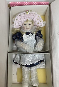 TREASURY COLLECTION PARADISE GALLERIES-14”PORCEALIN DOLL-PREMIER EDITION -MINT - Bild 1 von 12