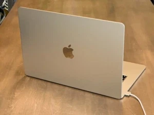MacBook Air 16,12/M4 (10-CPU 8-GPU)/16GB/256GB SSD/13"/Starlight - Picture 1 of 9