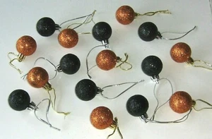 Halloween Mini Ornamenti Palline Arancione Nero Decorazioni Antifrangibili Glitter 16pz - Foto 1 di 3