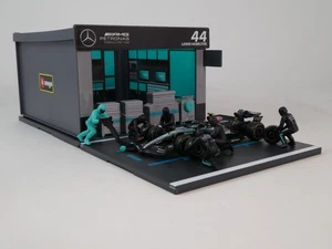 Burago PIT PASS Mercedes AMG F1 W15 #44 Lewis Hamilton  2024 1/43 18-38452#44 - Foto 1 di 3
