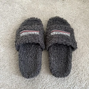 Balenciaga Gray Fur Slides Size 10 U.S / 43 EU - Picture 1 of 4