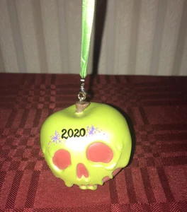 Disney Parks Poisoned Apple Ornament Snow White and the Seven Dwarfs w/ 2020 - Picture 1 of 8