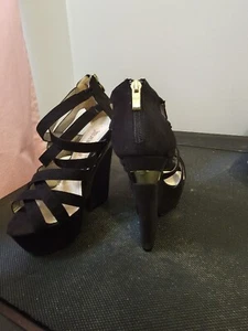 Women's Round Toe Platform - Picture 1 of 4