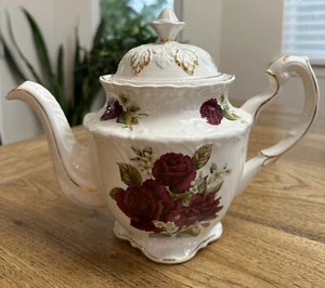 VINTAGE CROWN DORSET STAFFORDSHIRE ENGLAND TEAPOT~BURGUNDY ROSES GOLD TRIM - Picture 1 of 7
