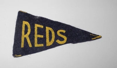 1936 BF3 Type 5 Baseball Cincinnati Reds Pin Souvenir Banner Mini Felt Pennant - Image 1 of 2