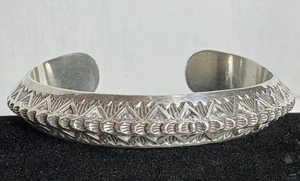 Navajo Gary Reeves 45 gr Sterling Silver Stamped Triangle Cuff Bracelet Signed - Picture 1 of 16