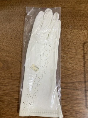 Vintage NOS White Kid Leather Women’s Gloves Size 5.5-6 Cut Out Design Italian - Image 1 of 4