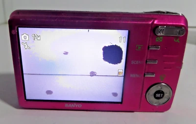 Sanyo X1250 12.1MP digital camera for parts or repair - Image 1 of 4