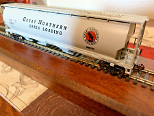 GREAT NORTHERN  55 ft CYLINDRICAL HOPPER CAR- HO SCALE - GRAIN LOADING - RTR NEW
