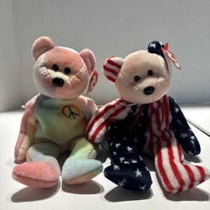 Zwei Ty Beanie Babie 96 & 97 Spangle & Peace Bär selten rosa Kopf nicht mehr produziert neu mit Etikett Baby - Bild 1 von 14