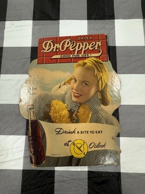 Letrero de extracción de ventilador Dr Pepper raro de la década de 1940 Madalon Mason "Bebe un bocado para comer" 10-2-4 Foto 1 de 4