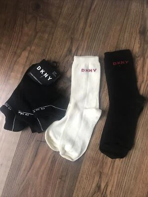 DKNY Damas Logotipo Banda Calcetines 3 Pares Reino Unido 4-7 Negros y 2 Pares de Calcetines Normales Nuevos Foto 1 de 4