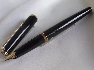 Montblanc Fountain Pen Black GT 18K EF Nib Cartridge Filling System - Picture 1 of 12
