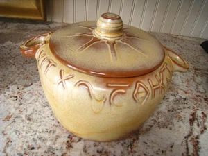 Frankoma Pottery Vintage Bean Pot/Casseruola con coperchio 94W Lazy Bones Prarie Brown - Foto 1 di 5