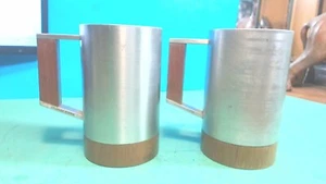 Vintage-Peltre Selangor--2-Tankard - Taza - Base de teca - Mediados de siglo -&- Inscripción - Imagen 1 de 9