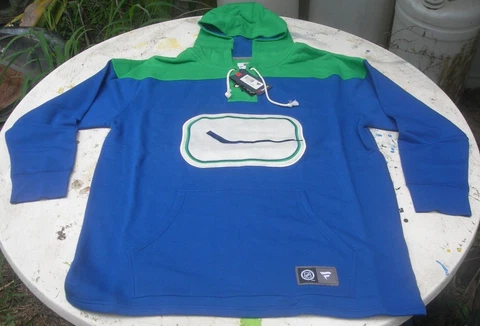 NEW FANATICS & NHL SIZE 2XL MENS VANCOUVER CANUCKS HOCKEY HOODIE Cover