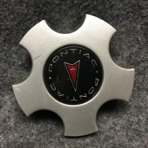 2001-2005 Pontiac Aztek 01-04 Montana Wheel Center Cap 9593768 Silver OEM 33807 - Picture 1 of 3