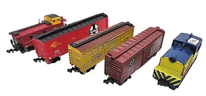 N Santa Fe 4 Car Freight Train Set w/ Loco # 317 Rapido couplers (Tested) - Picture 1 of 4