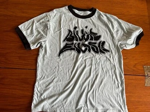 Billie Eilish Damen Ringer Grafik T-Shirt Größe Large blau schwarz - Bild 1 von 4