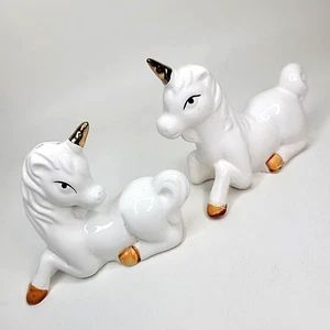 Salero y pimentero caballo mágico vintage de cerámica unicornio dorado y blanco de los años 50 - Imagen 1 de 10