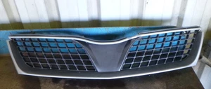Mitsubishi Magna TJ Grille MR920883 - Bild 1 von 3