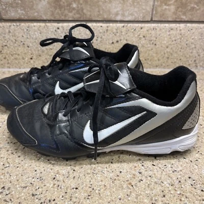 Zapatos de béisbol Nike para niños, talla 5,5 Foto 1 de 4