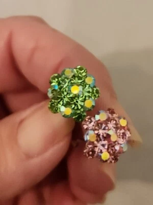 Juego de 2 alfileres de sombrero vintage con estrás rosa y verde tono dorado  Foto 1 de 3