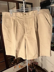 EDICIONES BÁSICAS HOMBRE TALLA 44 100% ALGODÓN RESISTENTE A LAS ARRUGAS. PANTALONES CORTOS BEIGE CLARO NUEVOS CON ETIQUETAS - Imagen 1 de 12