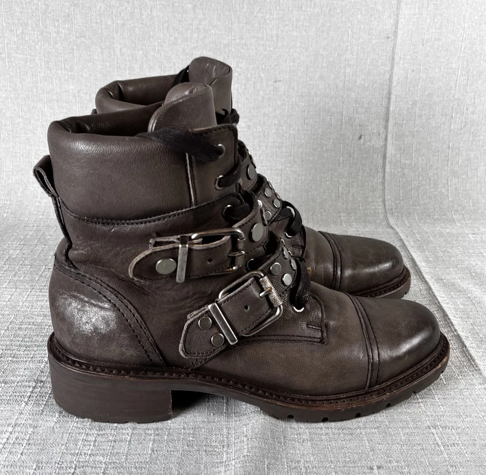 Botas Frye para Mujer Samantha Tachuelas Cinturón Motociclista Combate Gris Talla 8.5 B Cuero Usadas en Excelente Condición Foto 1 de 4