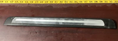 AUDI A4 2009-2016 panel de umbral de puerta delantera derecha placa de desgaste 8K0853374 OEM. Foto 1 de 4