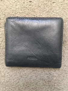 Fossil Wallet Gentleman’s Black Leather Unisex Coin ID Holder - Slightly Worn - Picture 1 of 13