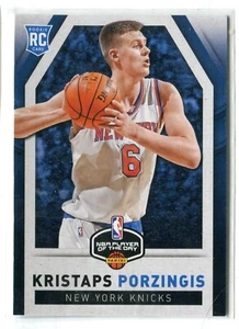 Tarjeta de novato 2016 Panini Player of the Day Kristaps Porzingis RC #RC2 KNICKS - Imagen 1 de 1