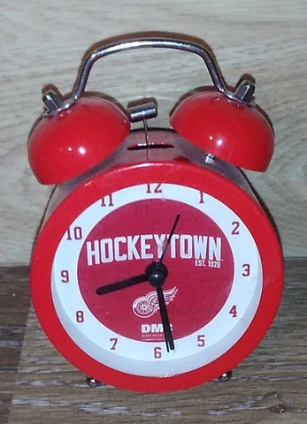 DETROIT RED WINGS  CHROME ROUND RED DESK ALARM CLOCK 👀 Cover