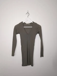 Skin & Threads Essentials 100% Merino Long Sleeve V Neck Top | Size 0 XS | Khaki - Picture 1 of 5